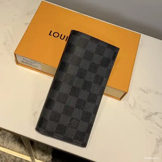 ALEXANDRE LOUIS VUITTON WALLET 0610